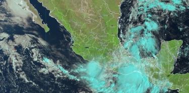 Se espera que el sistema toque tierra esta noche en Oaxaca, con lluvias intensas, vientos fuertes y oleaje elevado