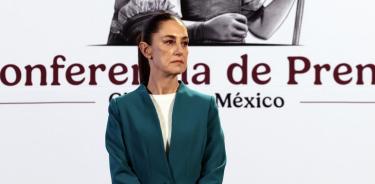 La presidenta de México, Claudia Sheinbaum, asiste a su conferencia de prensa matutina en Palacio Nacional. EFE