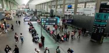 Llaman a las personas  a estar atentas a  los avisos de sus aerolíneas, para constatar el estatus de sus vuelos.