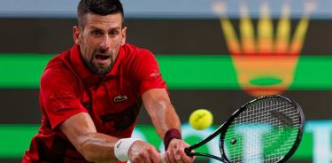 Nole’ es arropado por el público local